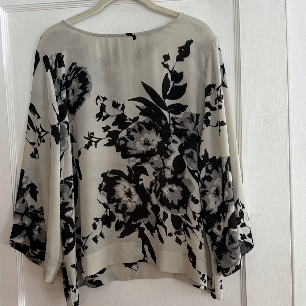 Belisimo Chic Floral Women's Blouse in Black and Gray